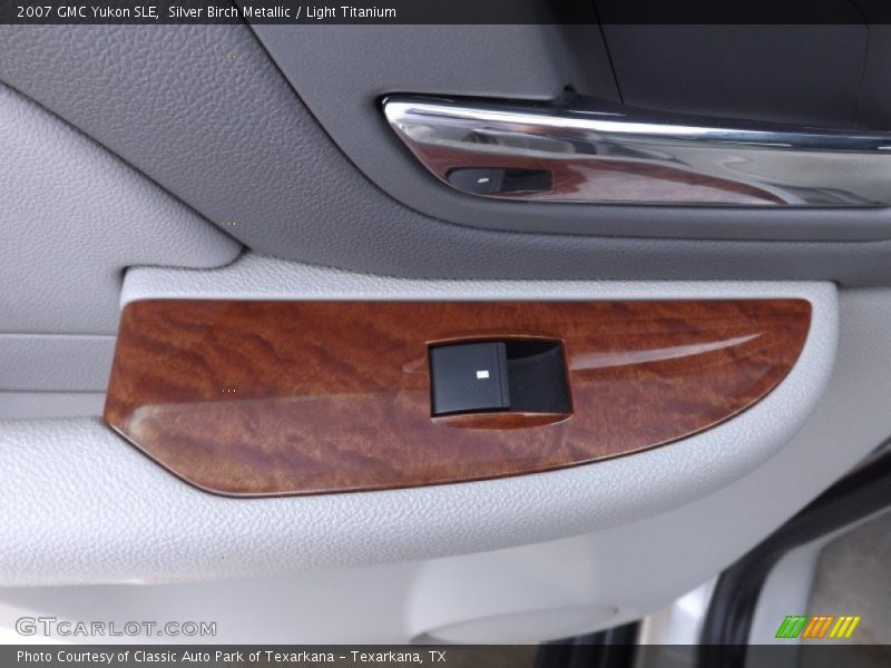 Silver Birch Metallic / Light Titanium 2007 GMC Yukon SLE