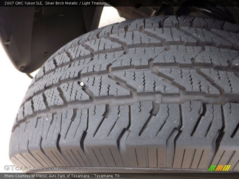 Silver Birch Metallic / Light Titanium 2007 GMC Yukon SLE