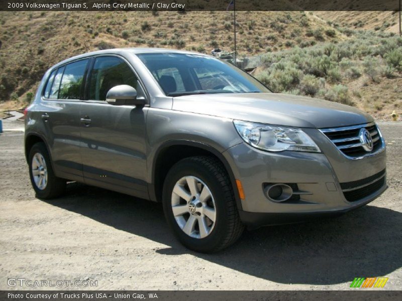 Alpine Grey Metallic / Clay Grey 2009 Volkswagen Tiguan S