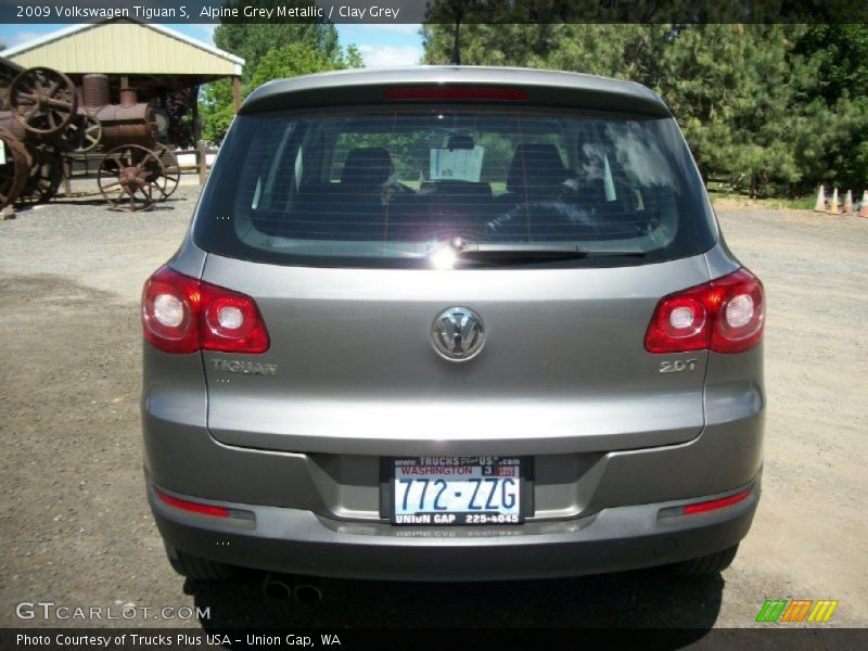 Alpine Grey Metallic / Clay Grey 2009 Volkswagen Tiguan S