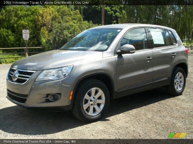 Alpine Grey Metallic / Clay Grey 2009 Volkswagen Tiguan S
