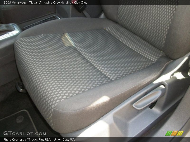Alpine Grey Metallic / Clay Grey 2009 Volkswagen Tiguan S