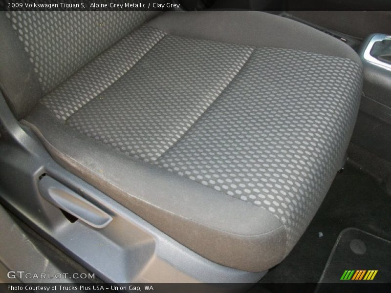 Alpine Grey Metallic / Clay Grey 2009 Volkswagen Tiguan S