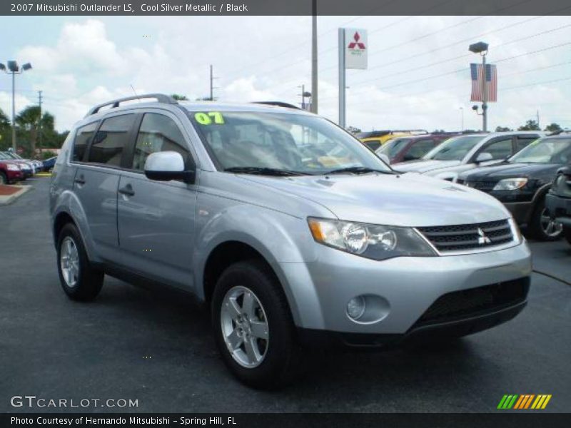 Cool Silver Metallic / Black 2007 Mitsubishi Outlander LS