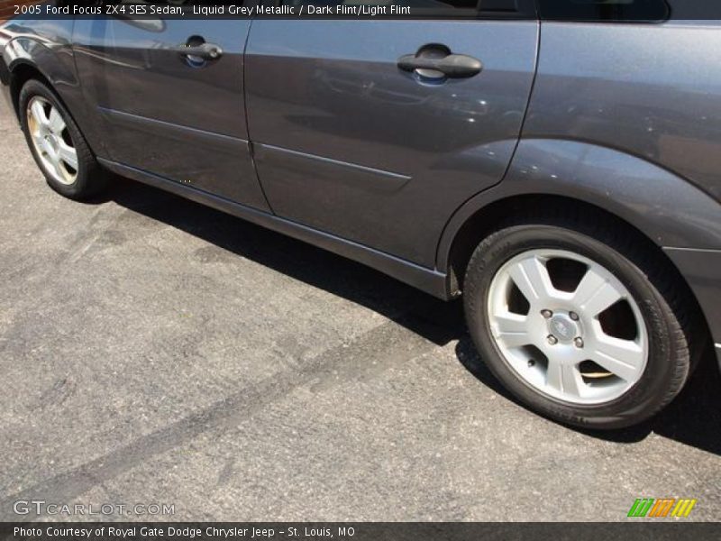 Liquid Grey Metallic / Dark Flint/Light Flint 2005 Ford Focus ZX4 SES Sedan
