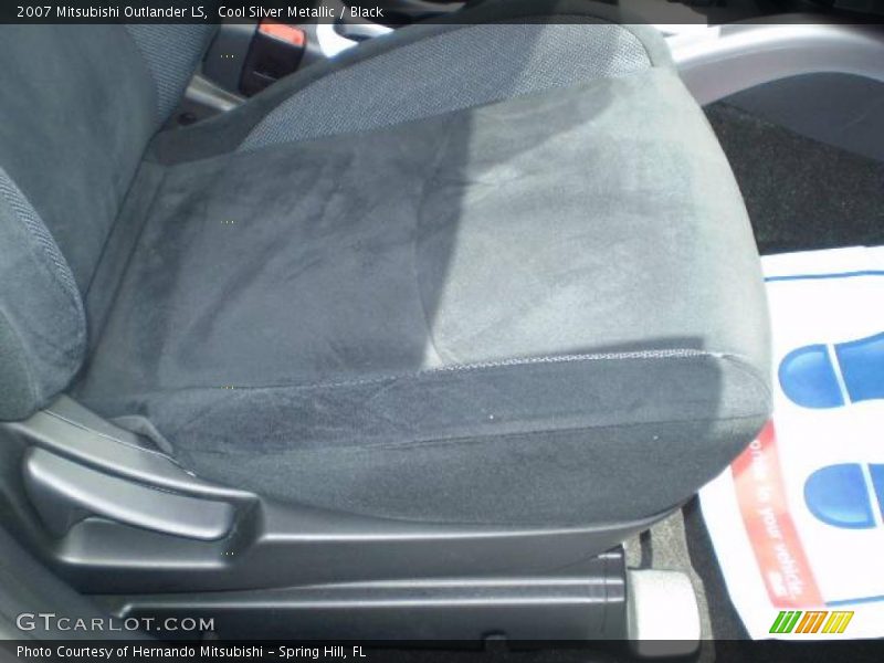 Cool Silver Metallic / Black 2007 Mitsubishi Outlander LS