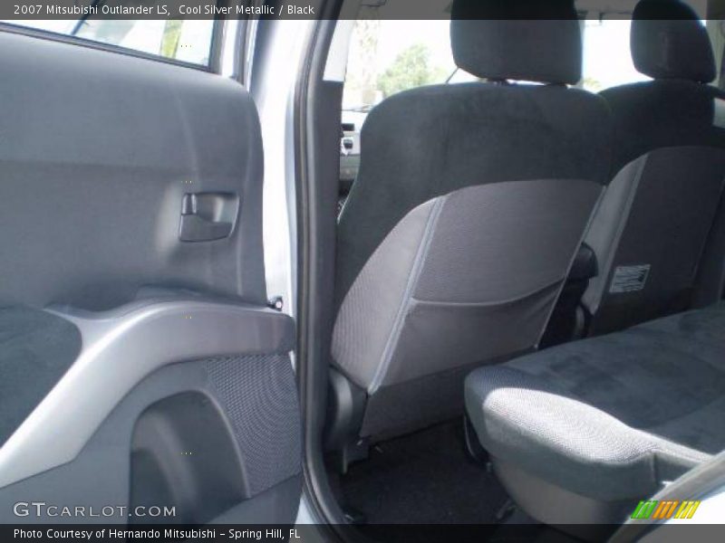 Cool Silver Metallic / Black 2007 Mitsubishi Outlander LS