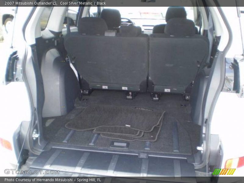 Cool Silver Metallic / Black 2007 Mitsubishi Outlander LS