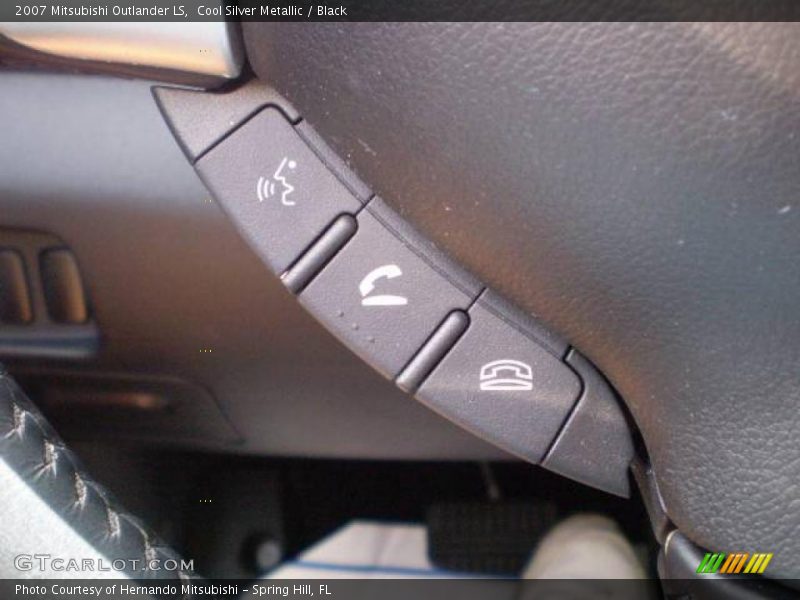 Cool Silver Metallic / Black 2007 Mitsubishi Outlander LS