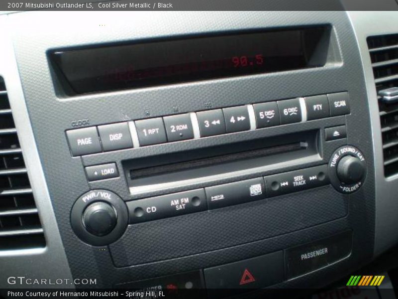 Cool Silver Metallic / Black 2007 Mitsubishi Outlander LS