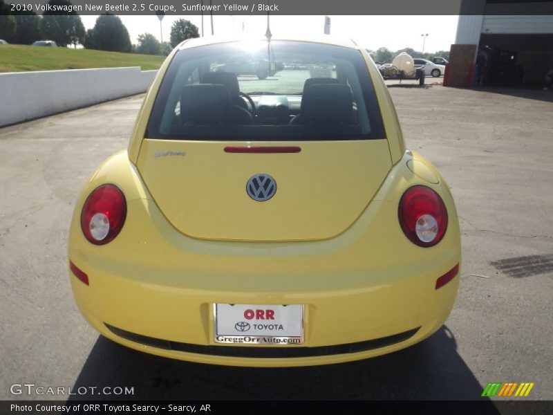 Sunflower Yellow / Black 2010 Volkswagen New Beetle 2.5 Coupe