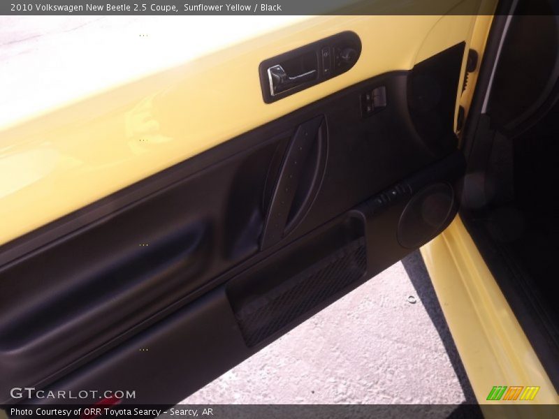 Sunflower Yellow / Black 2010 Volkswagen New Beetle 2.5 Coupe