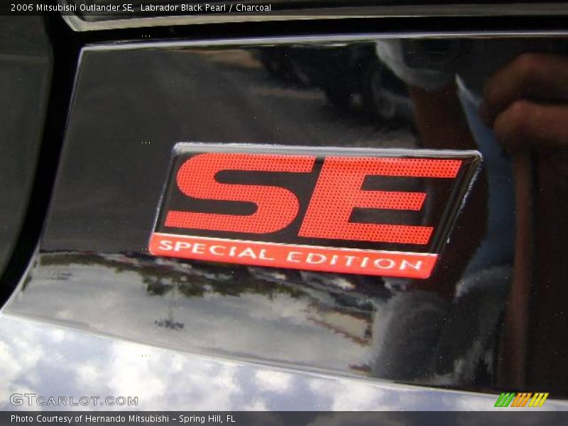 Labrador Black Pearl / Charcoal 2006 Mitsubishi Outlander SE