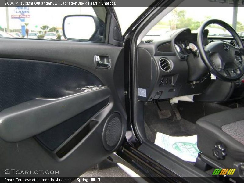 Labrador Black Pearl / Charcoal 2006 Mitsubishi Outlander SE