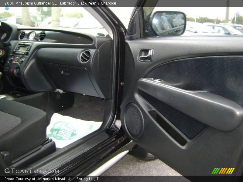 Labrador Black Pearl / Charcoal 2006 Mitsubishi Outlander SE