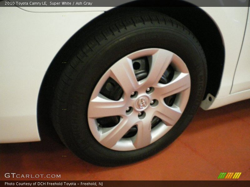 Super White / Ash Gray 2010 Toyota Camry LE