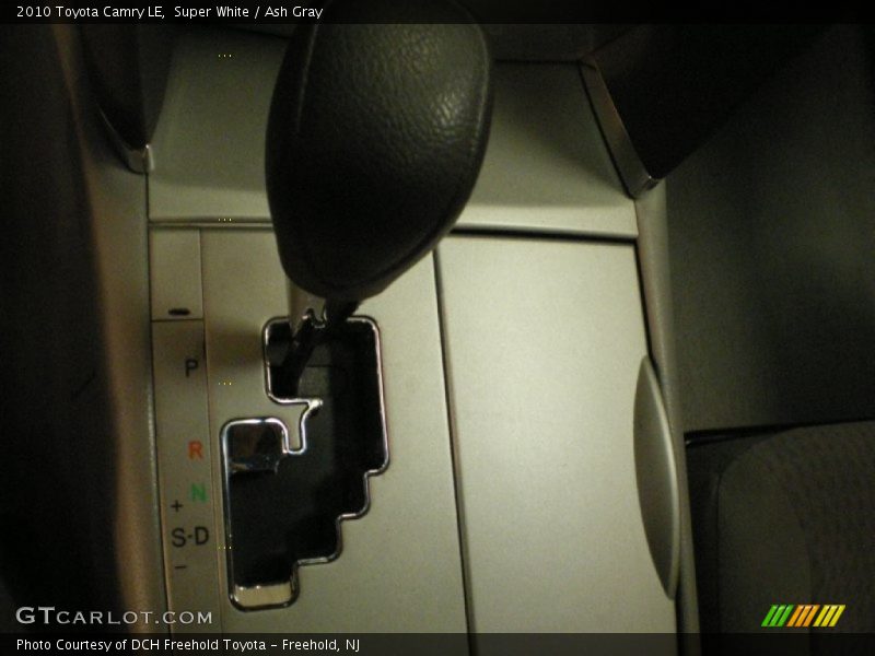 Super White / Ash Gray 2010 Toyota Camry LE