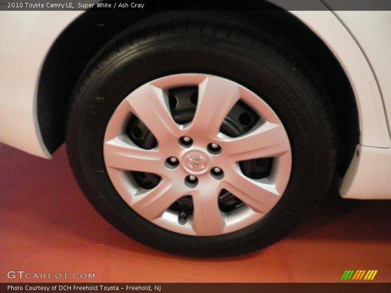 Super White / Ash Gray 2010 Toyota Camry LE