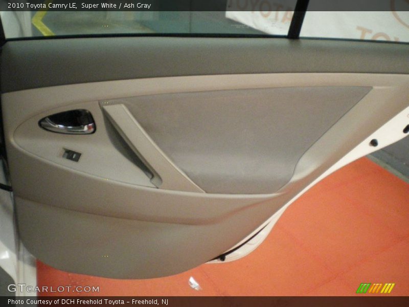 Super White / Ash Gray 2010 Toyota Camry LE