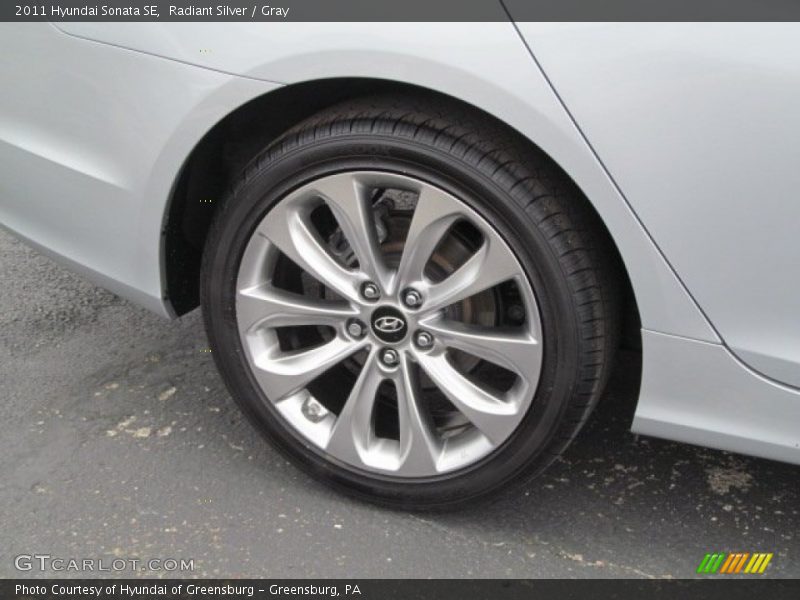 Radiant Silver / Gray 2011 Hyundai Sonata SE