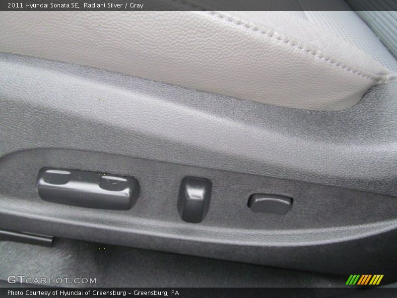 Radiant Silver / Gray 2011 Hyundai Sonata SE