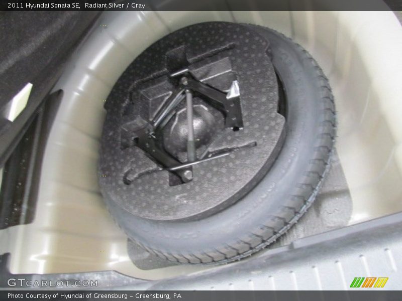 Radiant Silver / Gray 2011 Hyundai Sonata SE