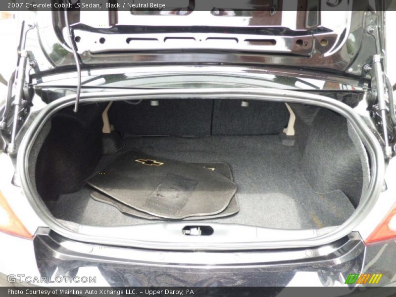 Black / Neutral Beige 2007 Chevrolet Cobalt LS Sedan