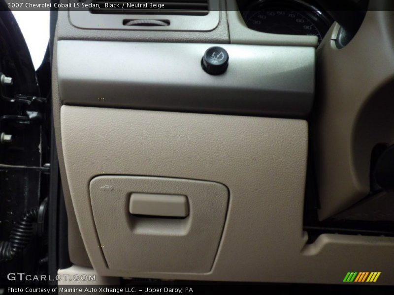 Black / Neutral Beige 2007 Chevrolet Cobalt LS Sedan