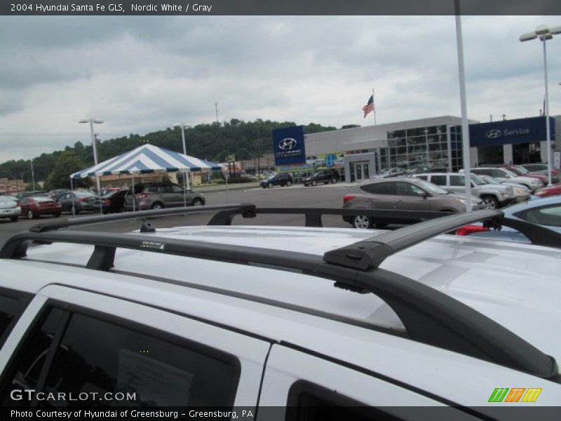 Nordic White / Gray 2004 Hyundai Santa Fe GLS