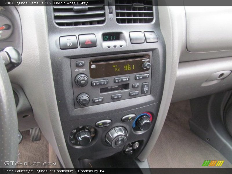 Nordic White / Gray 2004 Hyundai Santa Fe GLS
