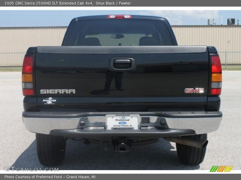 Onyx Black / Pewter 2005 GMC Sierra 2500HD SLT Extended Cab 4x4