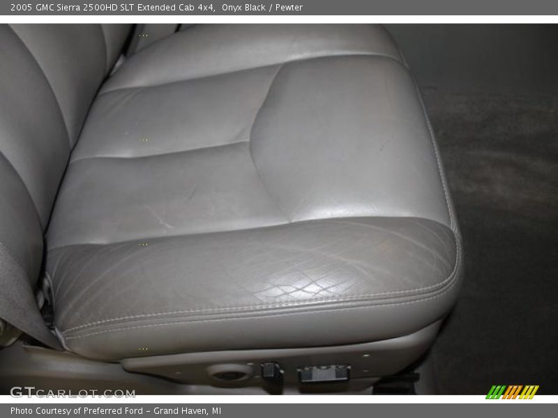 Onyx Black / Pewter 2005 GMC Sierra 2500HD SLT Extended Cab 4x4