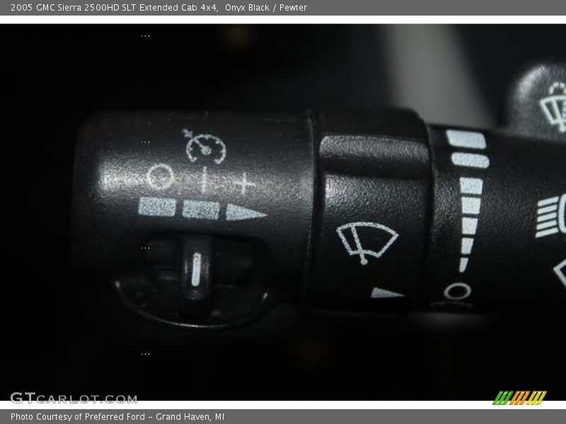 Onyx Black / Pewter 2005 GMC Sierra 2500HD SLT Extended Cab 4x4
