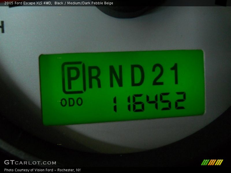Black / Medium/Dark Pebble Beige 2005 Ford Escape XLS 4WD