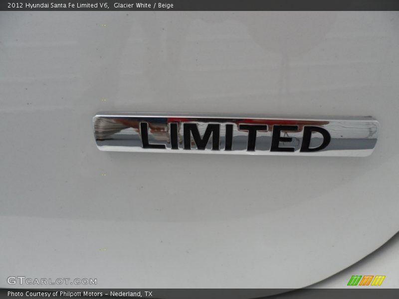  2012 Santa Fe Limited V6 Logo