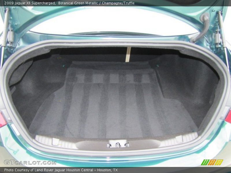  2009 XF Supercharged Trunk