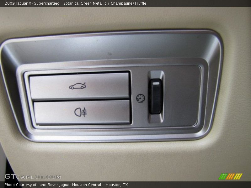 Botanical Green Metallic / Champagne/Truffle 2009 Jaguar XF Supercharged