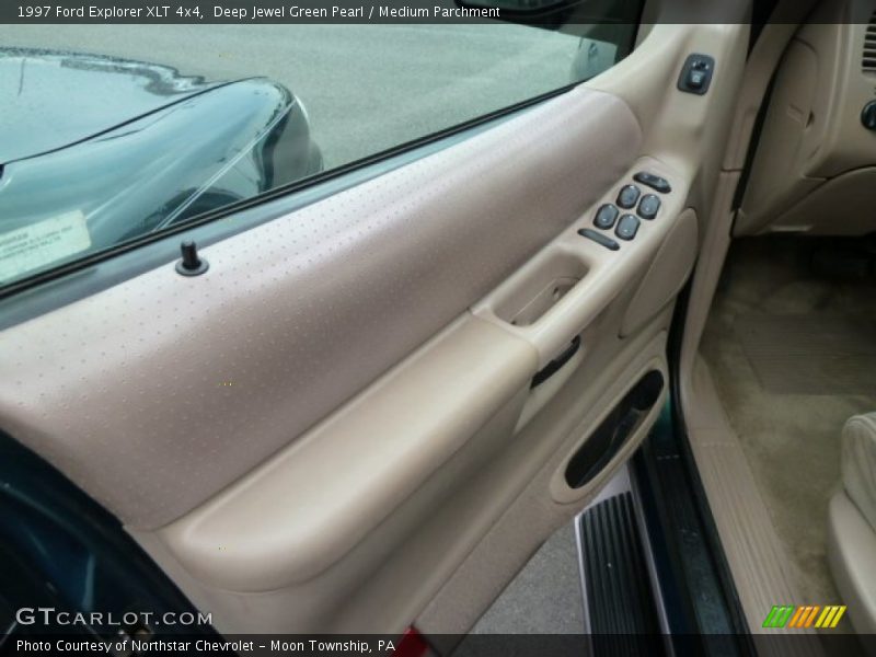 Deep Jewel Green Pearl / Medium Parchment 1997 Ford Explorer XLT 4x4