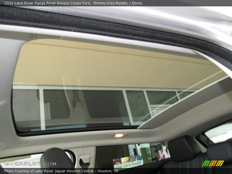 Sunroof of 2012 Range Rover Evoque Coupe Pure