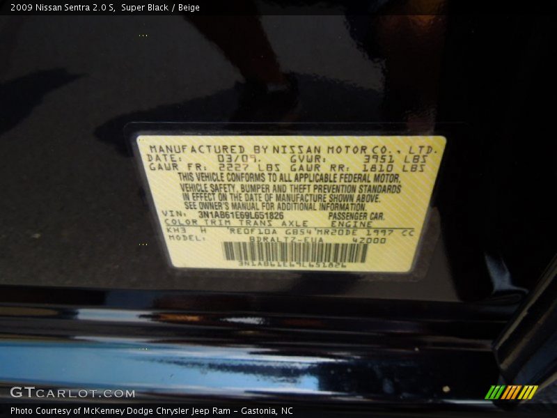 Super Black / Beige 2009 Nissan Sentra 2.0 S