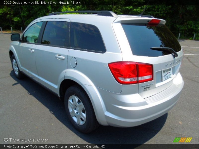Bright Silver Metallic / Black 2012 Dodge Journey SE