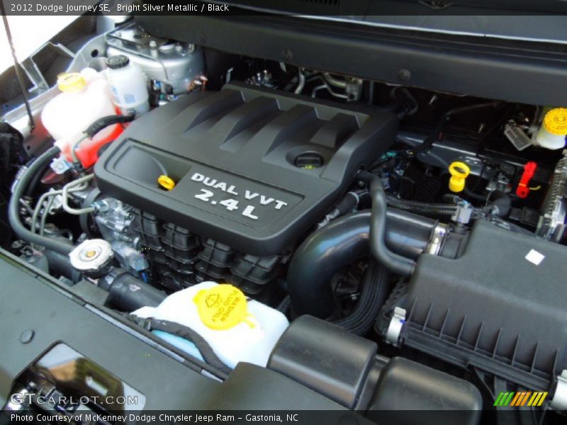 Bright Silver Metallic / Black 2012 Dodge Journey SE