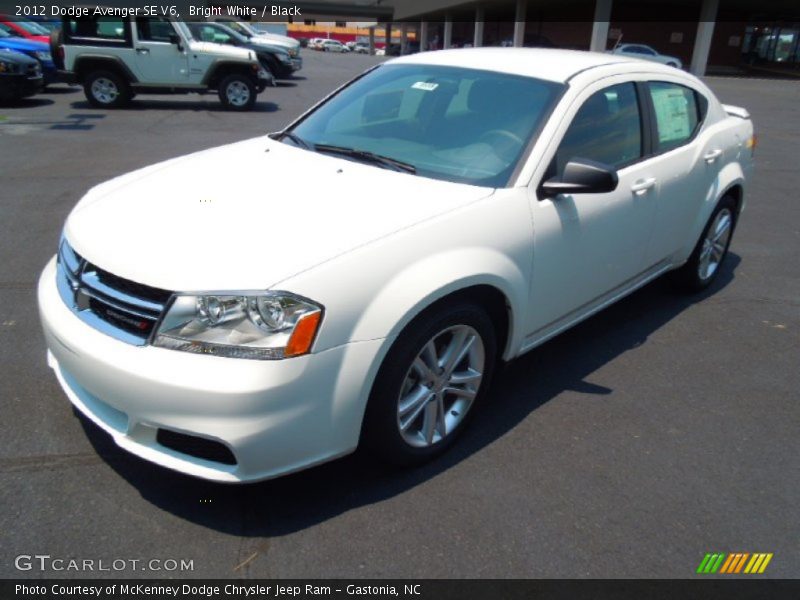 Bright White / Black 2012 Dodge Avenger SE V6