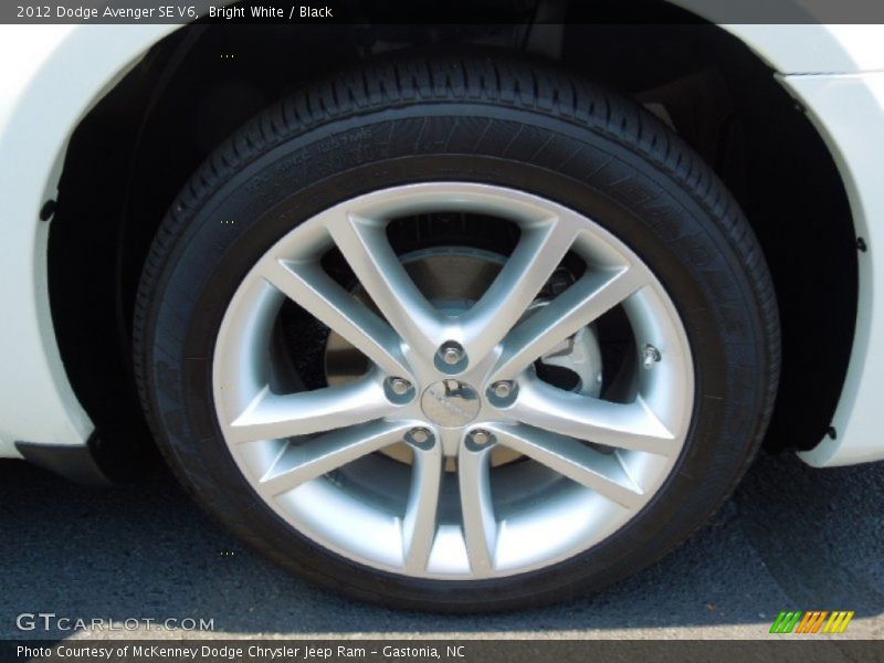 Bright White / Black 2012 Dodge Avenger SE V6