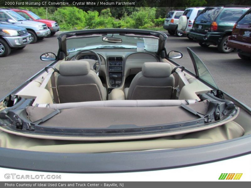 Crystal White / Medium Parchment 2000 Ford Mustang GT Convertible