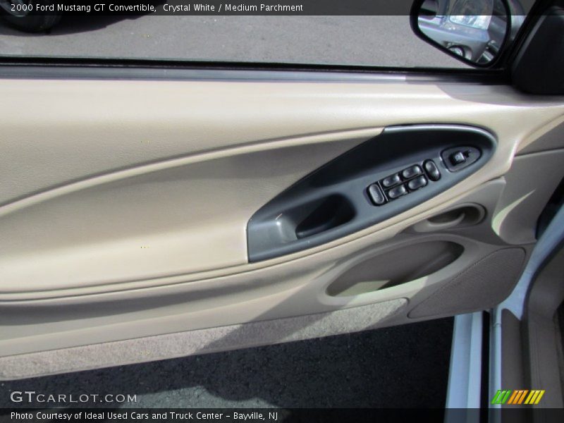 Crystal White / Medium Parchment 2000 Ford Mustang GT Convertible