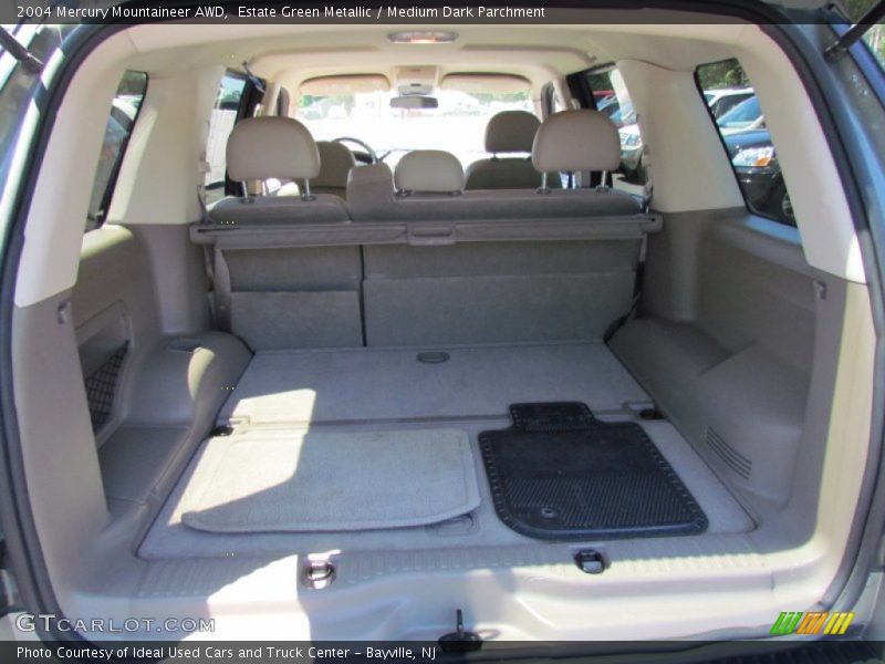 Estate Green Metallic / Medium Dark Parchment 2004 Mercury Mountaineer AWD