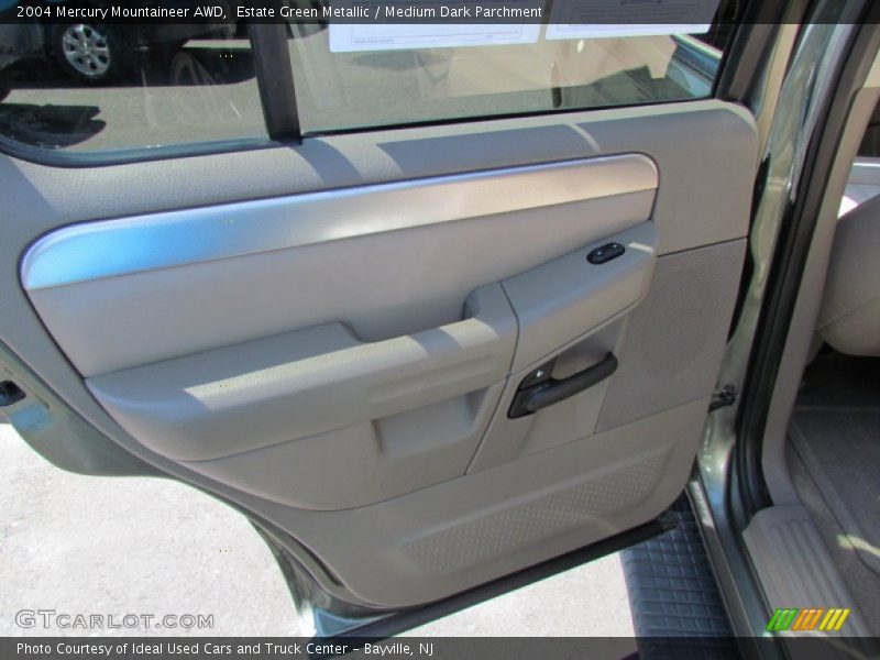 Estate Green Metallic / Medium Dark Parchment 2004 Mercury Mountaineer AWD