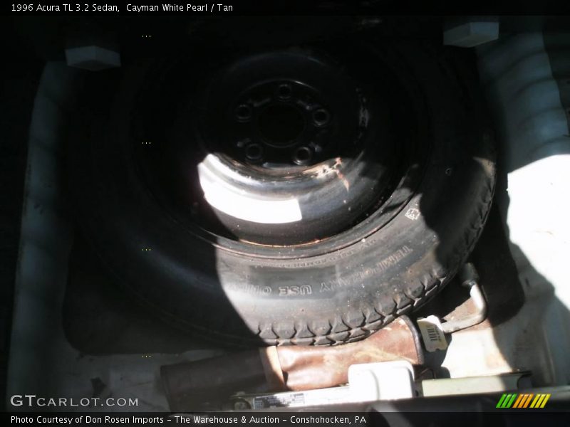 Cayman White Pearl / Tan 1996 Acura TL 3.2 Sedan