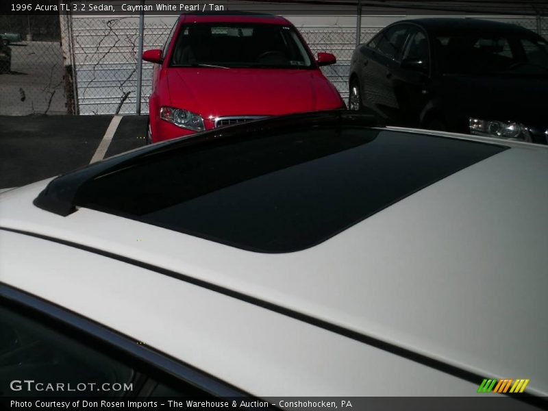 Cayman White Pearl / Tan 1996 Acura TL 3.2 Sedan